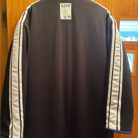 Reversible Black and Sherpa Winter Jacket - Picture 6 of 10